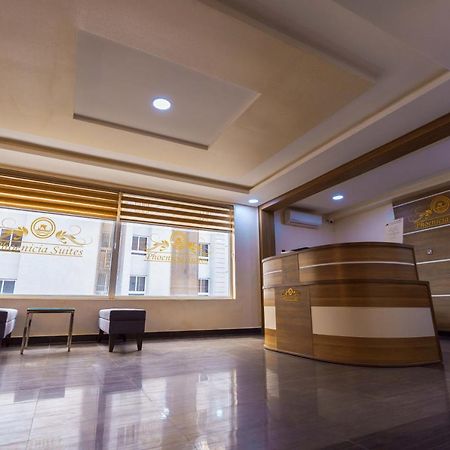 Phoenicia Suites Wupa Exterior foto