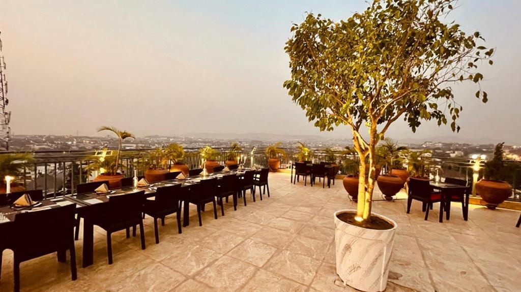 Phoenicia Suites Wupa Exterior foto